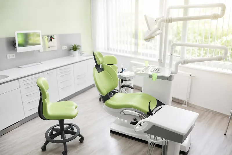 Behandlungszimmer der Zahnarztpraxis Dr. Kai Hagedorn in Ohrdruf